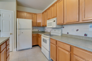 112 Gables Way Unit 5B - kitchen with appliances